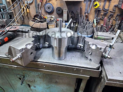 Cylinder mold with rod